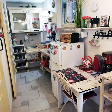 Apartment Alena With Terrace And Garden Center Jelsa Jelsa  Esterno foto